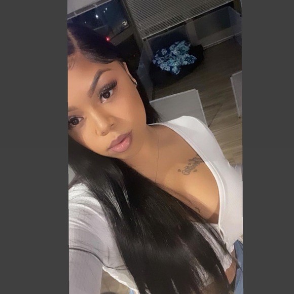 Meet your Posher, Christa - Picture 1 of 1